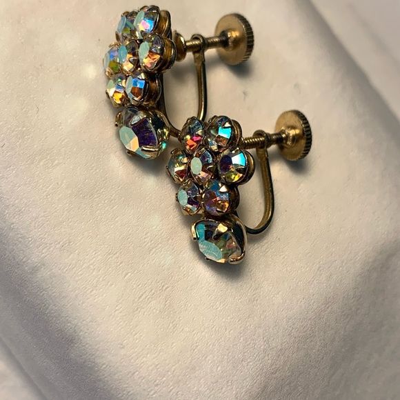 Signed SHERMAN Flower AB Earrings - Picture 5 of 10